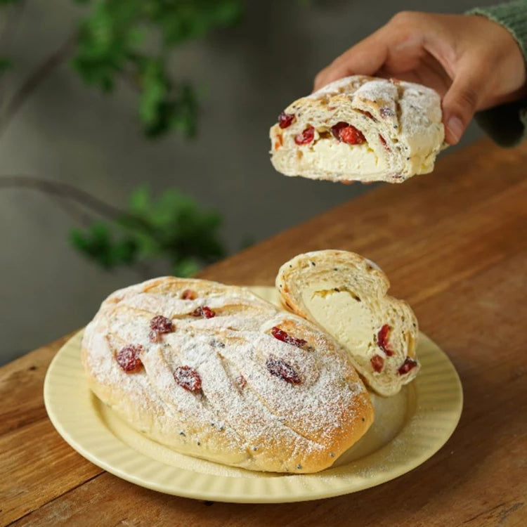 🥯 Cranberry Cream Cheese – Momis Bakery